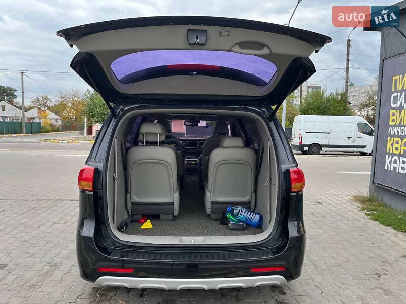 Мінівен Kia Carnival 2014 в Києві