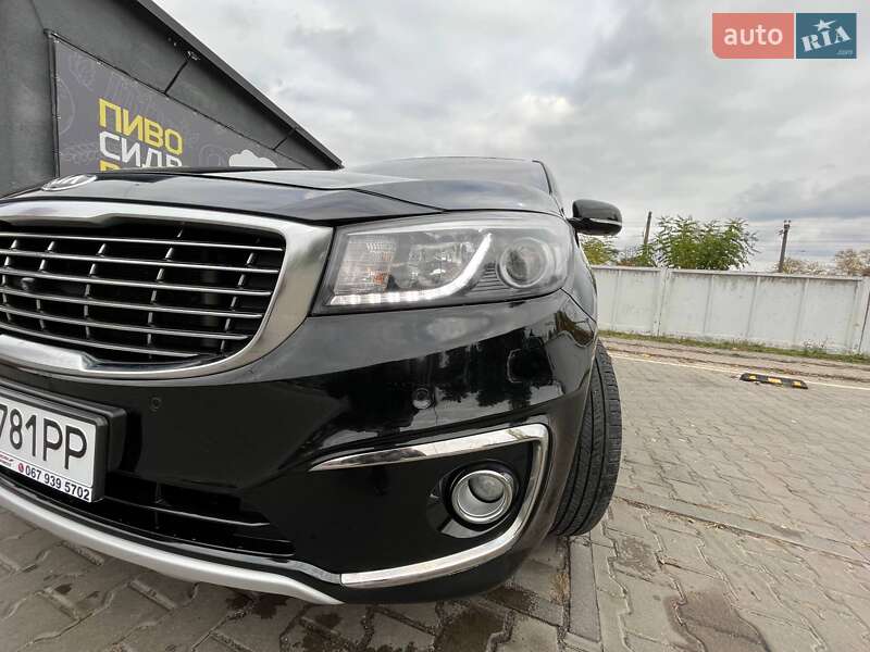 Мінівен Kia Carnival 2014 в Києві