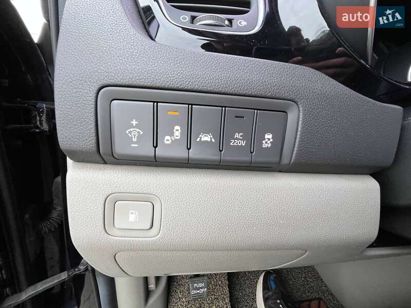 Мінівен Kia Carnival 2014 в Києві