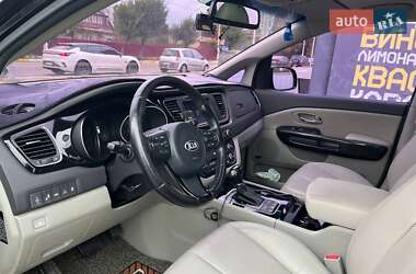 Мінівен Kia Carnival 2014 в 