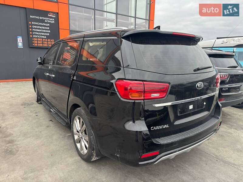 Минивэн Kia Carnival 2019 в Львове