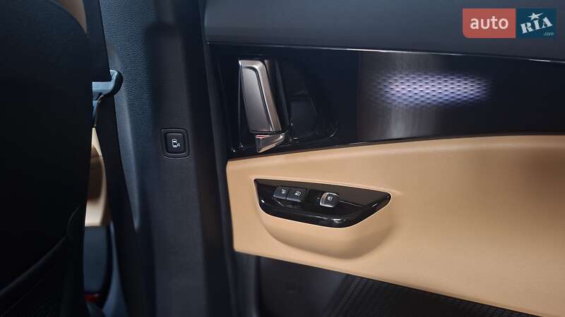 Минивэн Kia Carnival 2021 в Киеве фото 50 Минивэн Kia Carnival 2021 в Киеве