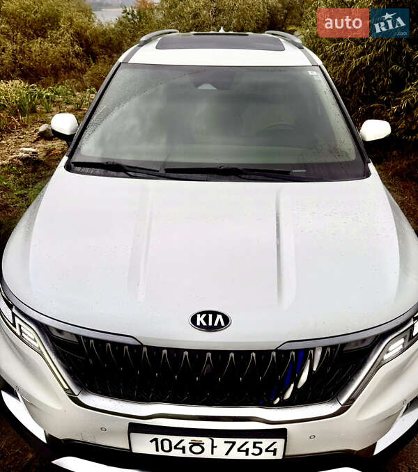 Мінівен Kia Carnival 2021 в Києві