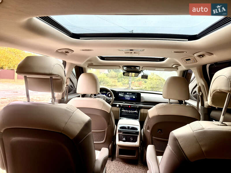 Мінівен Kia Carnival 2021 в Києві