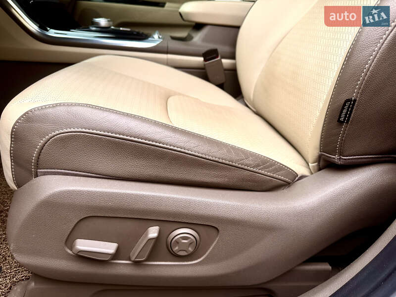 Мінівен Kia Carnival 2021 в Києві