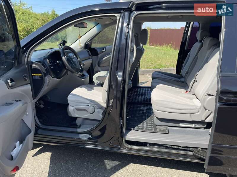 Минивэн Kia Carnival 2008 в Виноградове