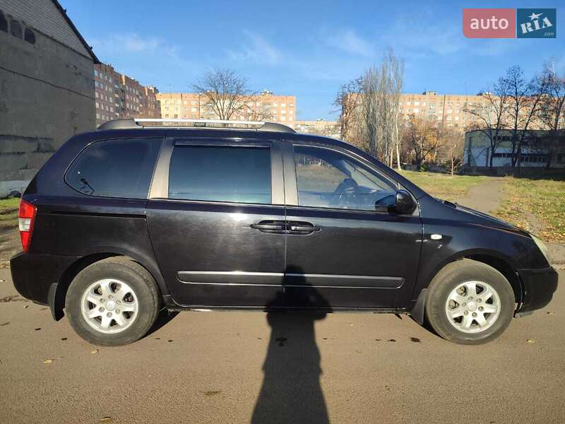 Минивэн Kia Carnival 2007 в Краматорске
