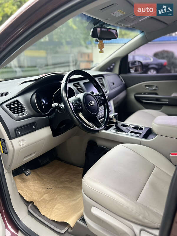 Мінівен Kia Carnival 2019 в Одесі