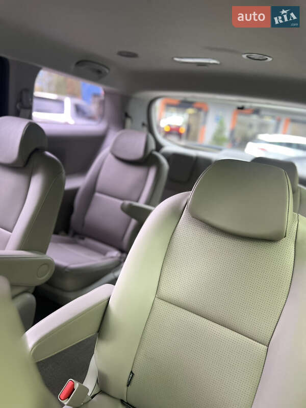 Мінівен Kia Carnival 2019 в Одесі