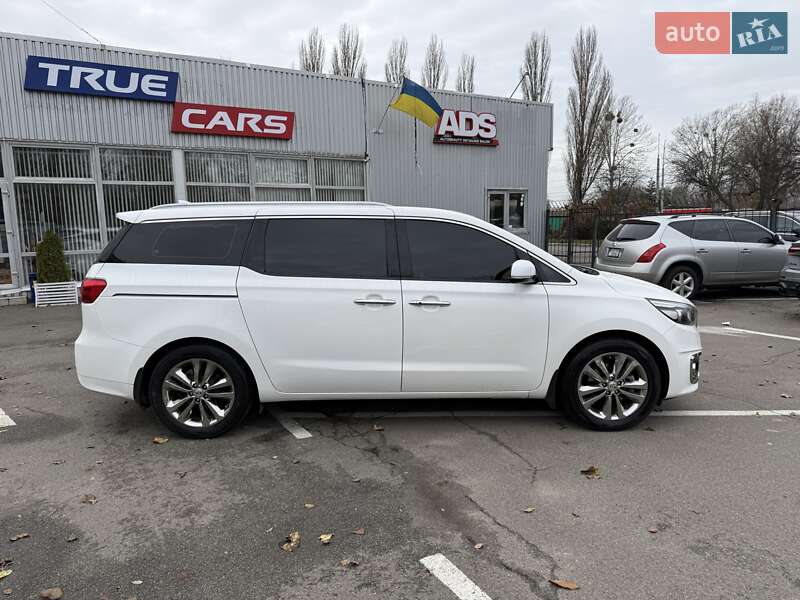 Минивэн Kia Carnival 2016 в Киеве фото 2 Минивэн Kia Carnival 2016 в Киеве