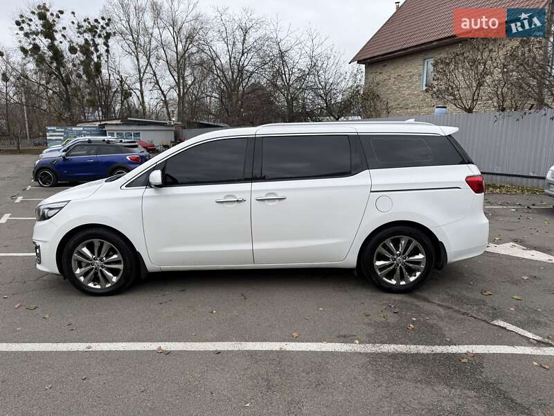 Минивэн Kia Carnival 2016 в Киеве фото 6 Минивэн Kia Carnival 2016 в Киеве
