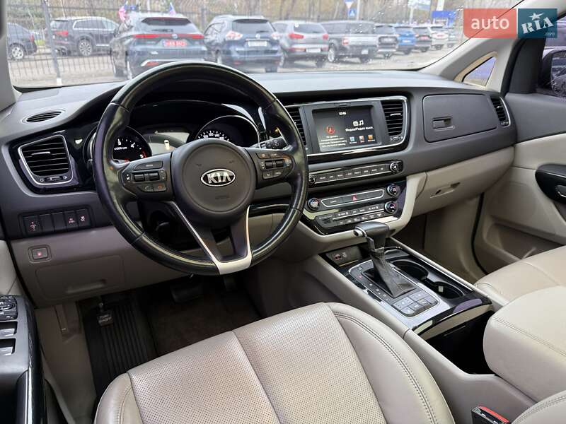 Минивэн Kia Carnival 2016 в Киеве фото 49 Минивэн Kia Carnival 2016 в Киеве