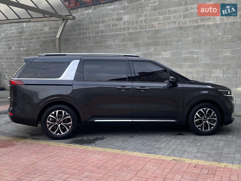 Мінівен Kia Carnival 2021 в Рівному