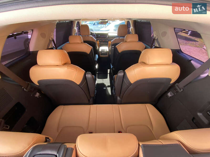 Мінівен Kia Carnival 2021 в Рівному