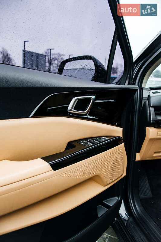 Минивэн Kia Carnival 2021 в Ровно