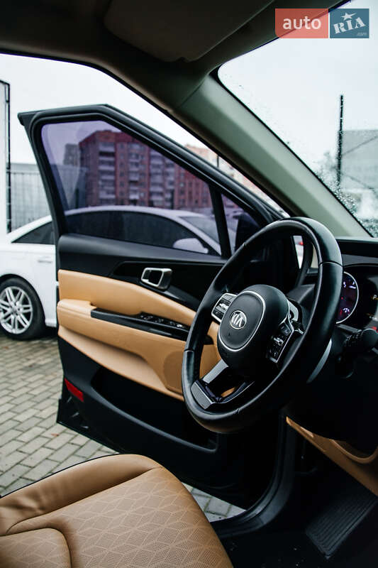 Минивэн Kia Carnival 2021 в Ровно