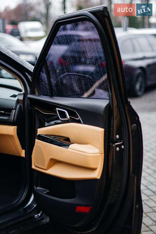 Минивэн Kia Carnival 2021 в Ровно