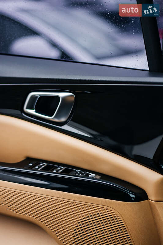 Минивэн Kia Carnival 2021 в Ровно