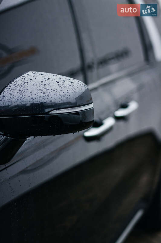 Минивэн Kia Carnival 2021 в Ровно