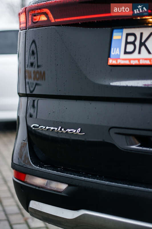 Минивэн Kia Carnival 2021 в Ровно