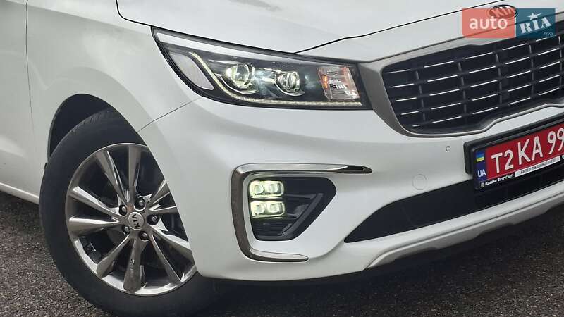 Минивэн Kia Carnival 2019 в Киеве