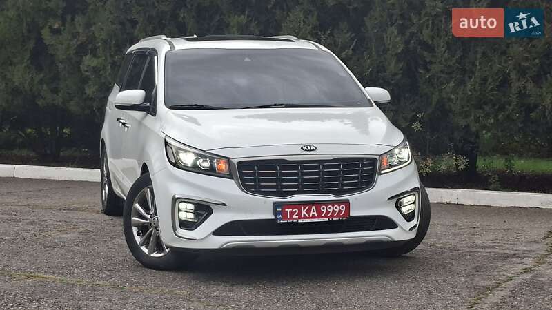 Минивэн Kia Carnival 2019 в Киеве