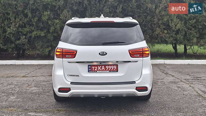 Минивэн Kia Carnival 2019 в Киеве
