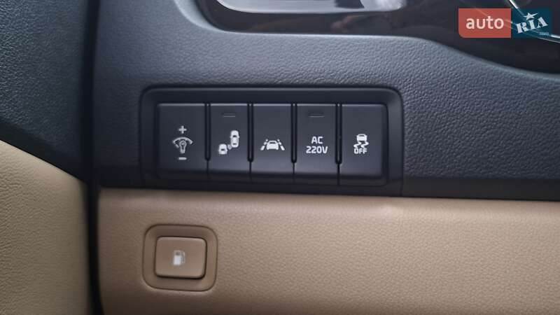 Минивэн Kia Carnival 2019 в Киеве