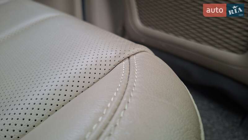 Минивэн Kia Carnival 2019 в Киеве