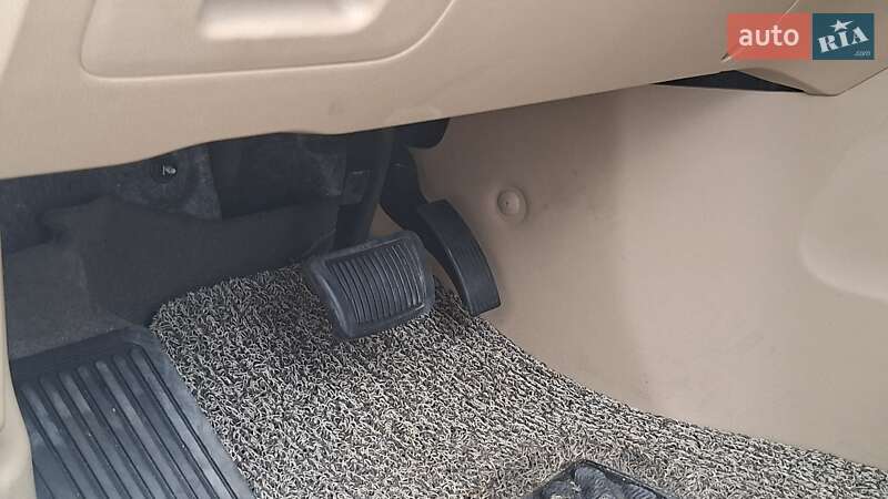 Минивэн Kia Carnival 2019 в Киеве