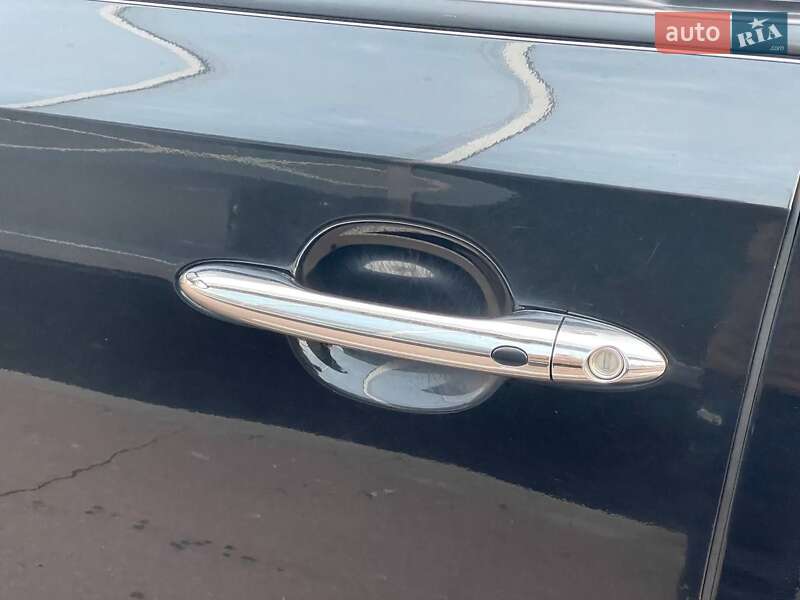 Минивэн Kia Carnival 2014 в Киеве