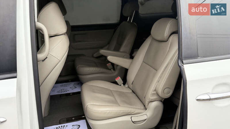 Минивэн Kia Carnival 2018 в Тернополе