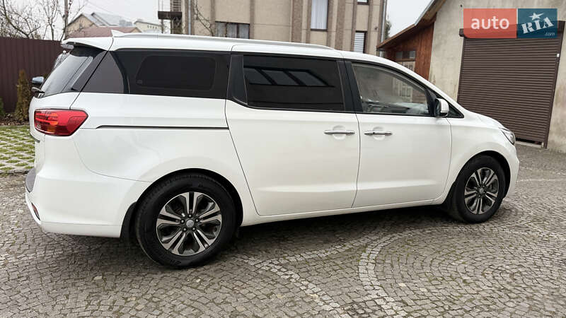 Минивэн Kia Carnival 2018 в Тернополе