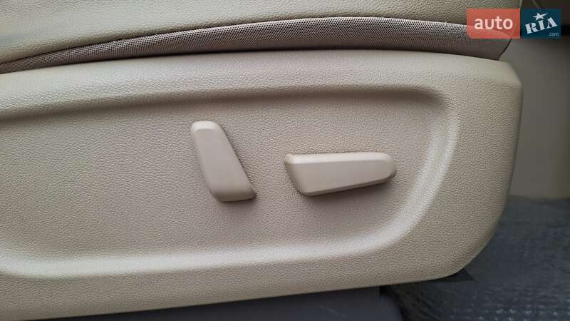 Минивэн Kia Carnival 2019 в Киеве