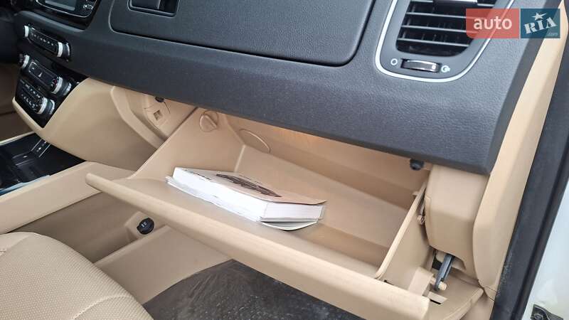 Минивэн Kia Carnival 2019 в Киеве