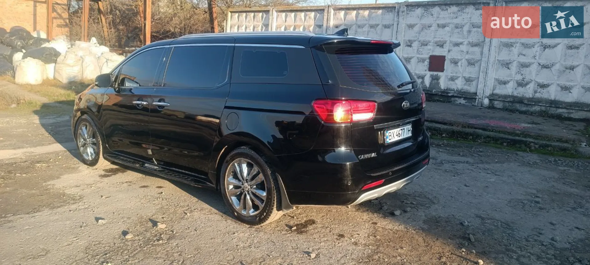 2017 Kia Carnival - мініатюра 16