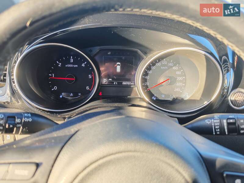 Мінівен Kia Carnival 2015 в Бородянці