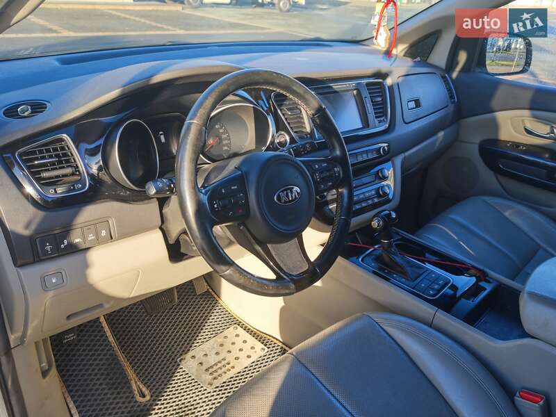 Мінівен Kia Carnival 2015 в Бородянці
