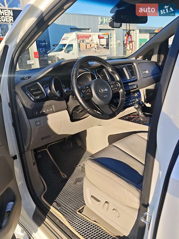 Мінівен Kia Carnival 2015 в Бородянці