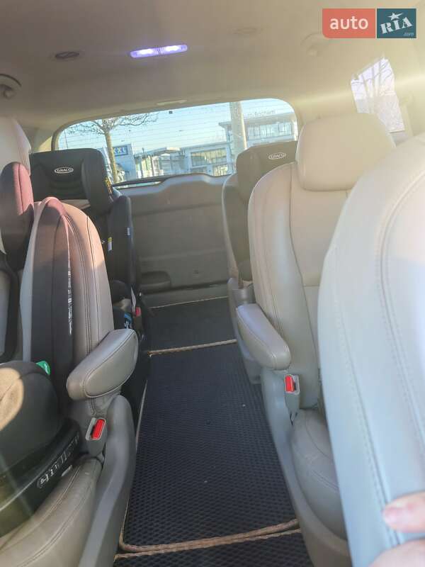 Мінівен Kia Carnival 2015 в Бородянці