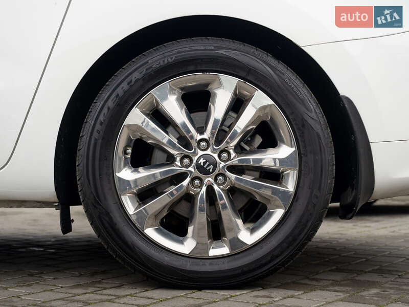 Мінівен Kia Carnival 2014 в Одесі