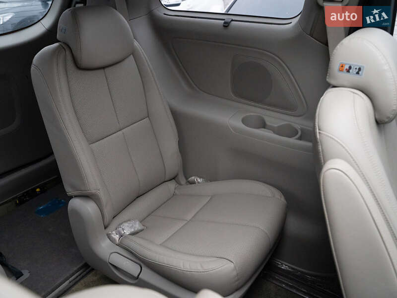 Мінівен Kia Carnival 2014 в Одесі