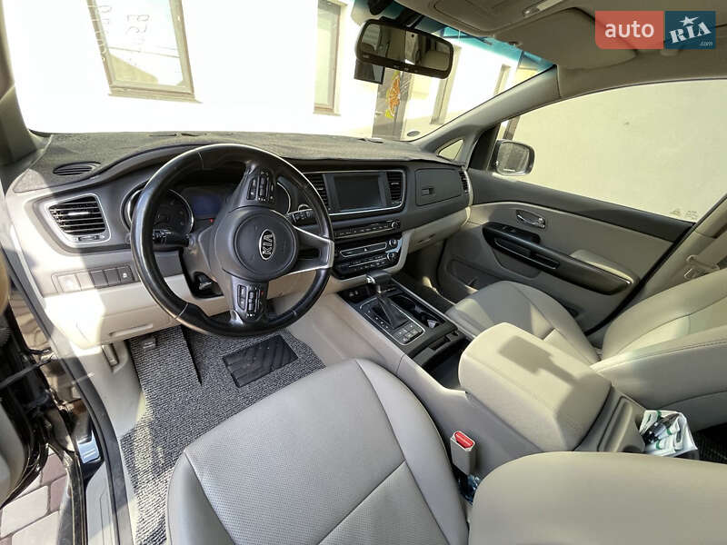 Мінівен Kia Carnival 2017 в Одесі