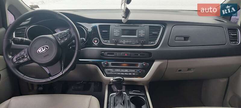 Минивэн Kia Carnival 2014 в Полтаве