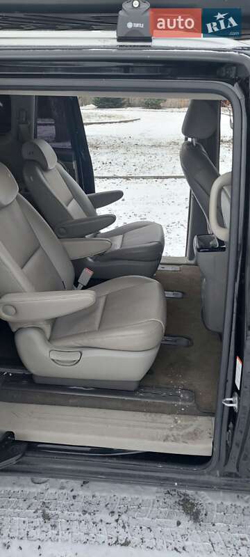 Минивэн Kia Carnival 2014 в Полтаве