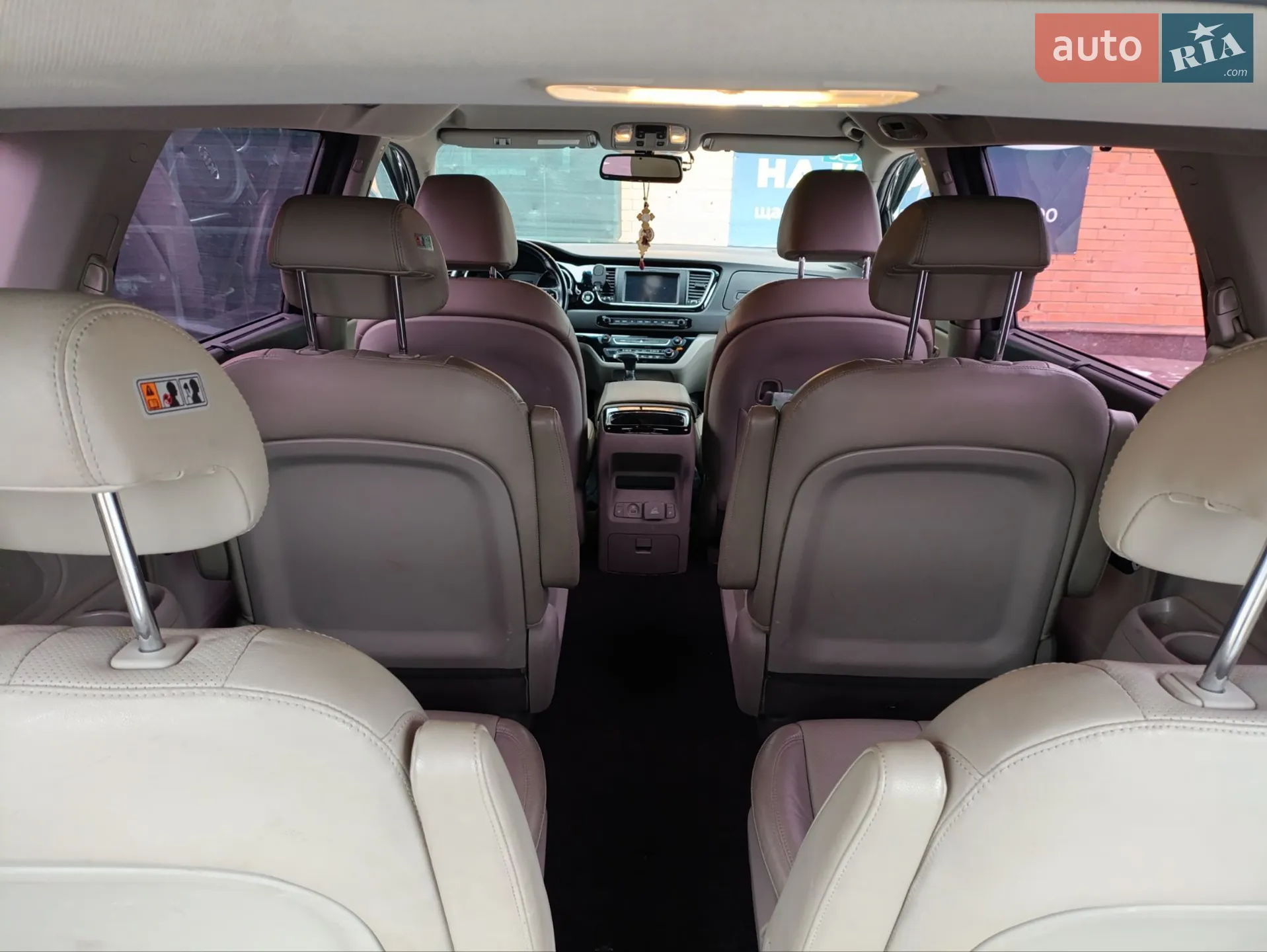 2018 Kia Carnival - мініатюра 21