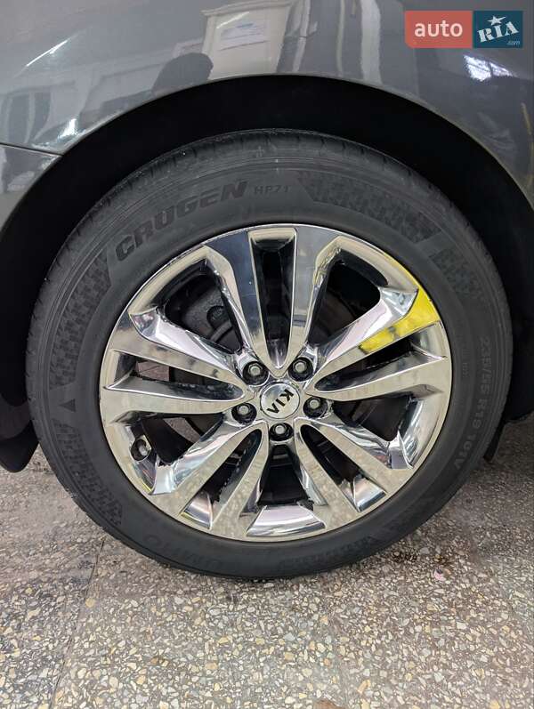 Минивэн Kia Carnival 2016 в Тернополе