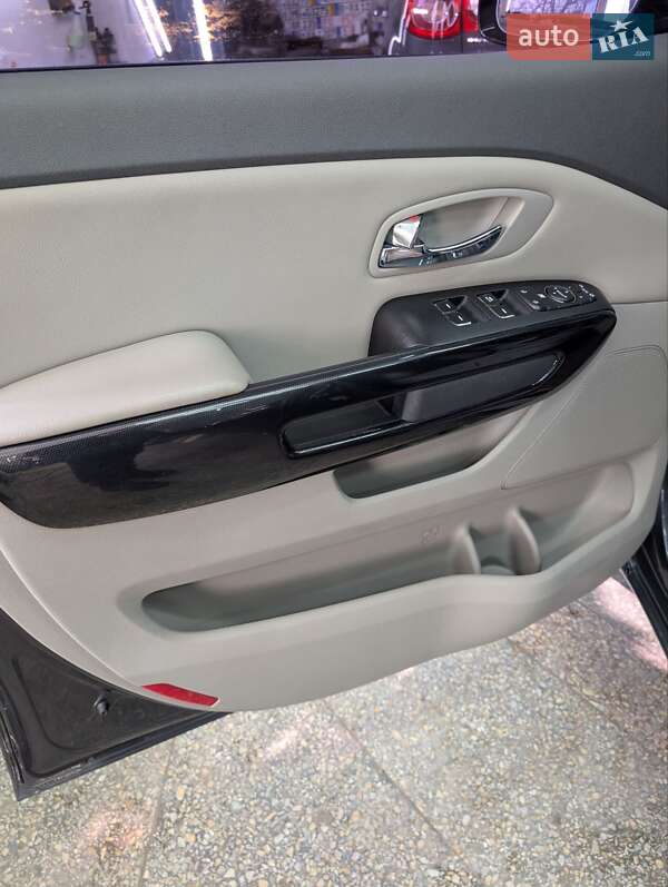 Минивэн Kia Carnival 2016 в Тернополе