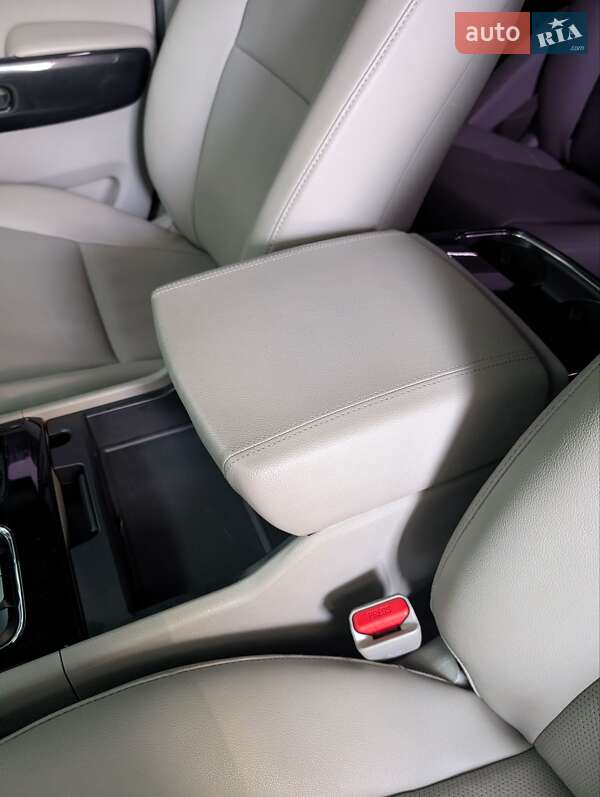 Минивэн Kia Carnival 2016 в Тернополе