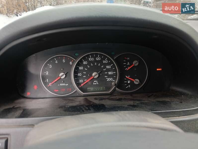 Минивэн Kia Carnival 2004 в Краматорске